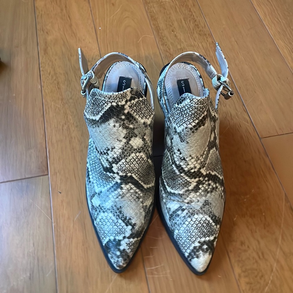 Size 6.5 heel sling back Steven by Steve Madden mules